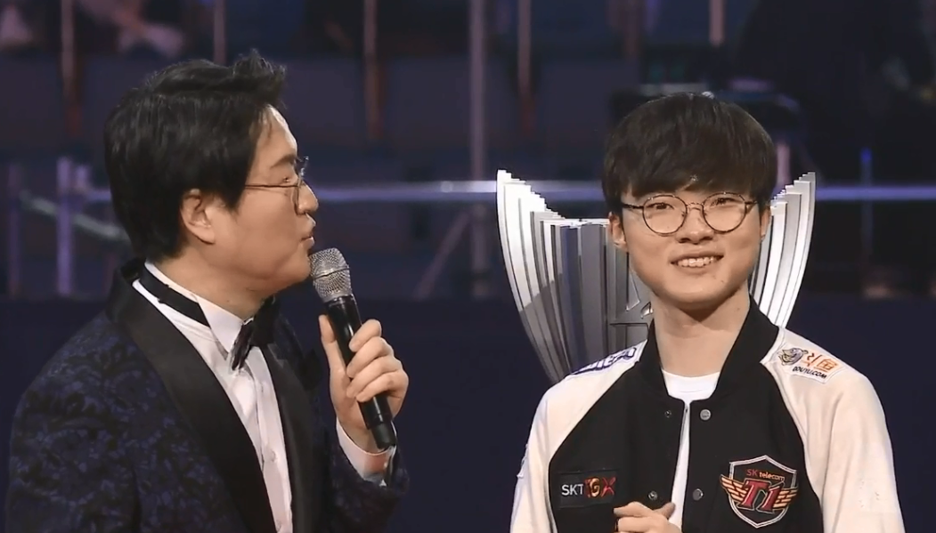 公牛观众热烈欢呼！，Faker迎来五赛季出色发挥热度持续攀升(闫超大夫和苏静达谁技术牛)