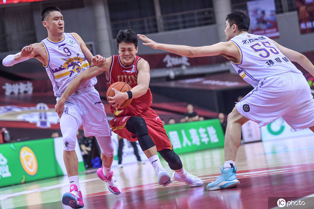 包含新疆广汇训练开放日，窗口期手感冰凉引欢呼，NBA常规赛在即，控场能力受关注的词条-开云体育服务