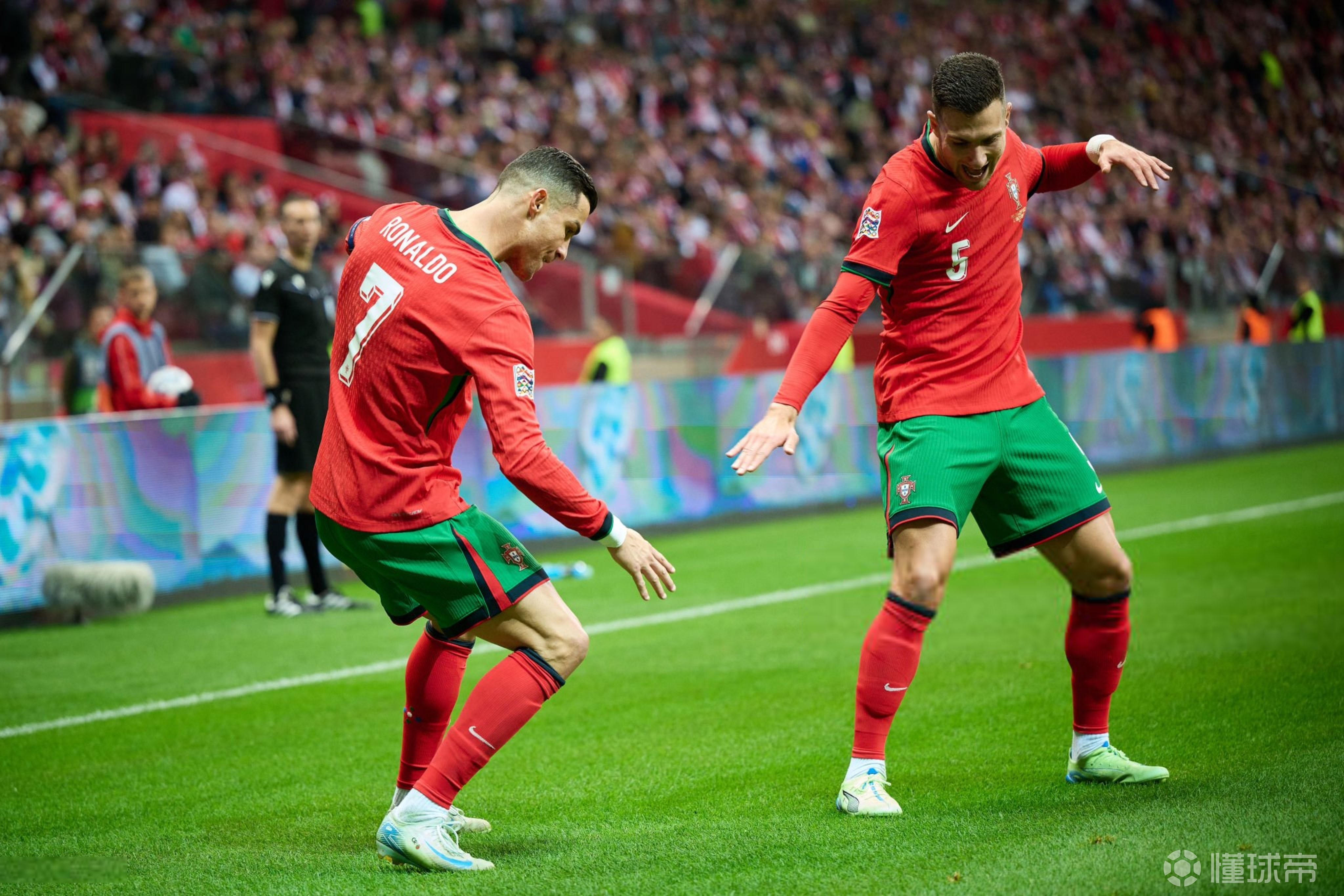 AC米兰冲刺阶段迎来里程碑；志在荷甲名次提升；管理层满意；年轻球员得到机会的简单介绍