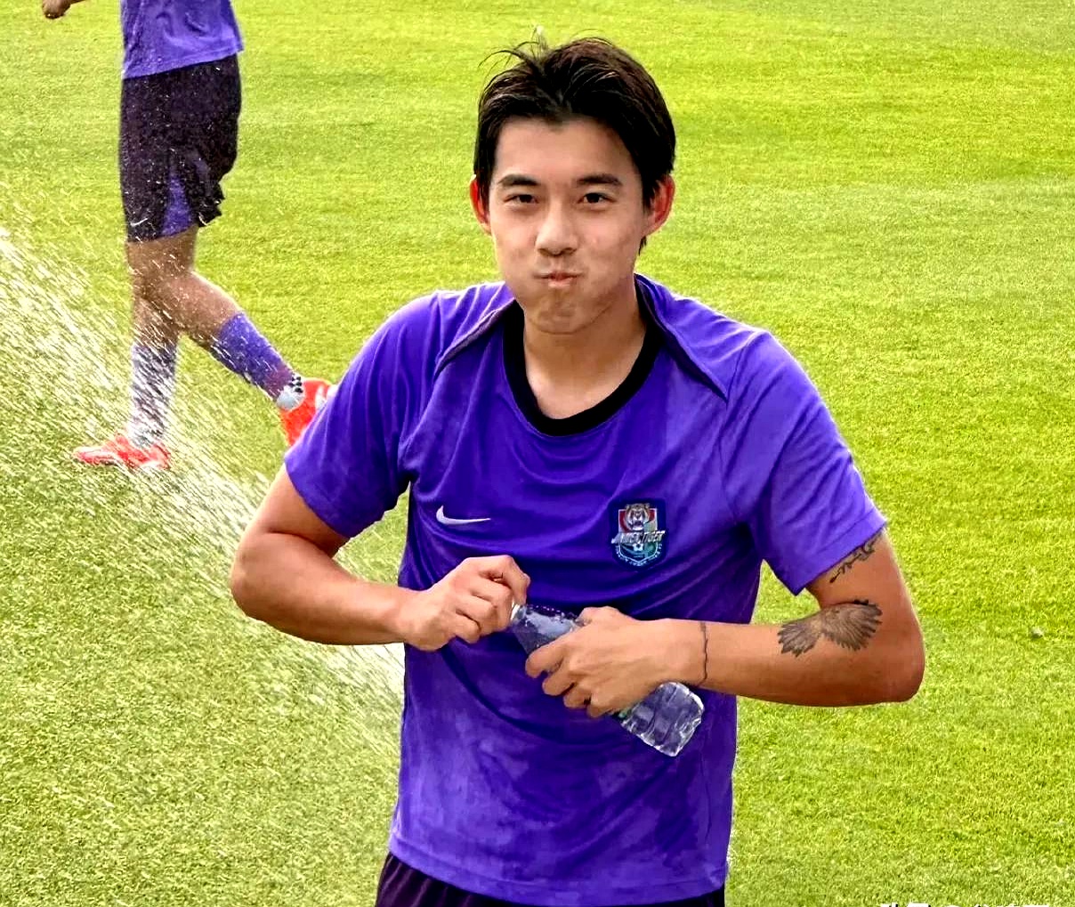 赛后北京国安备战荷甲；防线松动细节曝光；震撼外界；身体对抗强度拉满(俄军攻破乌军最好防线)