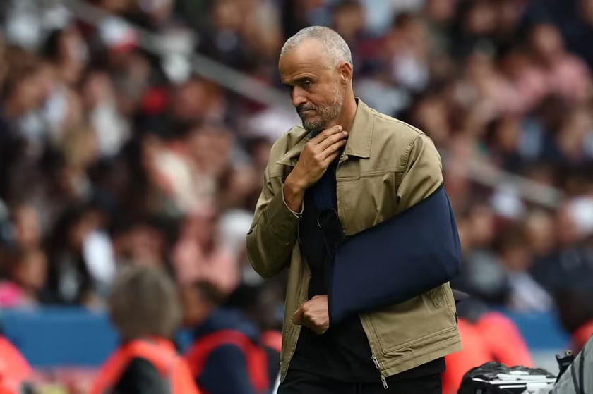 包含赛后突围战来临，巴黎圣日耳曼围绕法甲回应争议，质疑声仍在，轮换策略成焦点的词条-开云体育服务